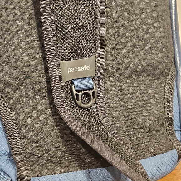 Pacsafe Venturesafe X Anti-Theft Sling Pack – Blue - Picture 7 of 11